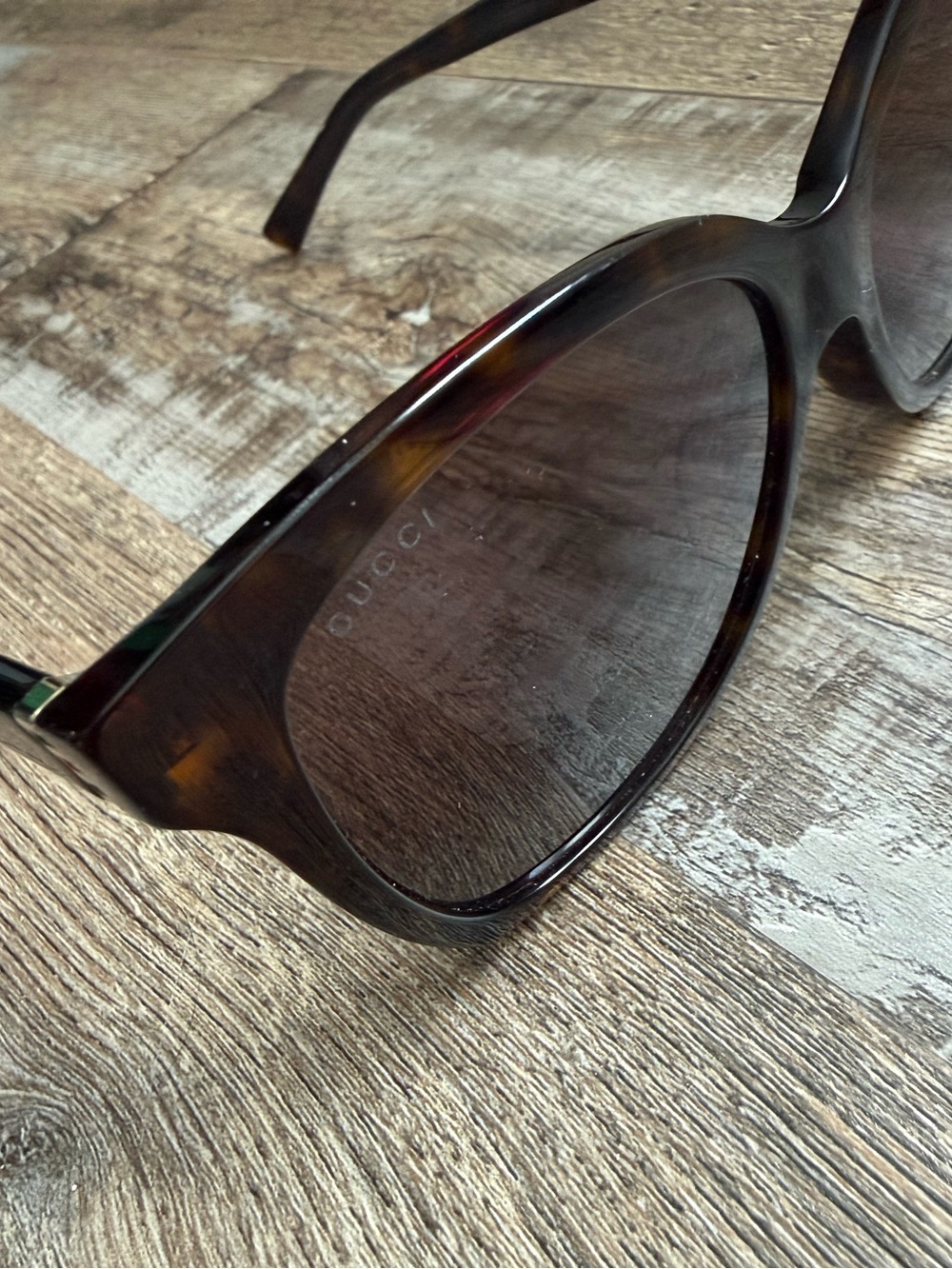 Gucci Women’s Tortoise Shell Oversized Sunglasses - GG0459SA 002 - Picture 4 of 9